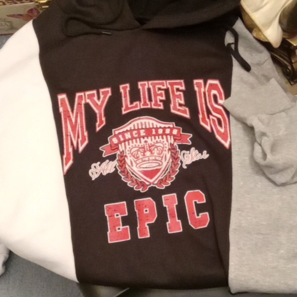 Faded Rose Colorblock Sweatshirt - Picture 2 of 4